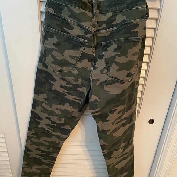 Camo Skinny Jeans - Picture 3 of 3